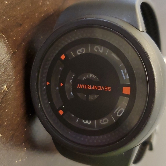 Wrist watch - Picture 2 of 3